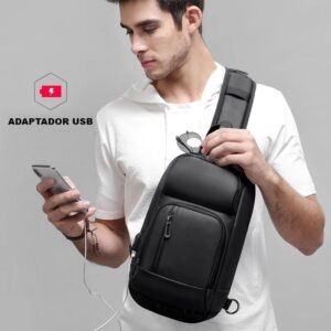 Mochila Cruzada Impermeable USB